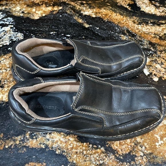 Sketchers size 10 Black loafer slip ons - Picture 4 of 6